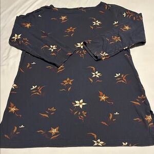 Duluth Trading Co Navy and Orange Cotton Top